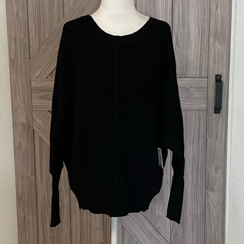 NWT Devotion by Cyrus small black batwing sleeve sweater